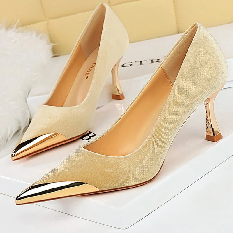 Classic Vintage Heels with a Flattering Fit