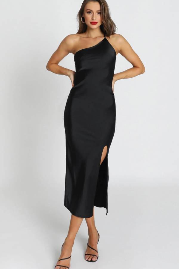 Beautifully Finished Garment in a Timeless Design