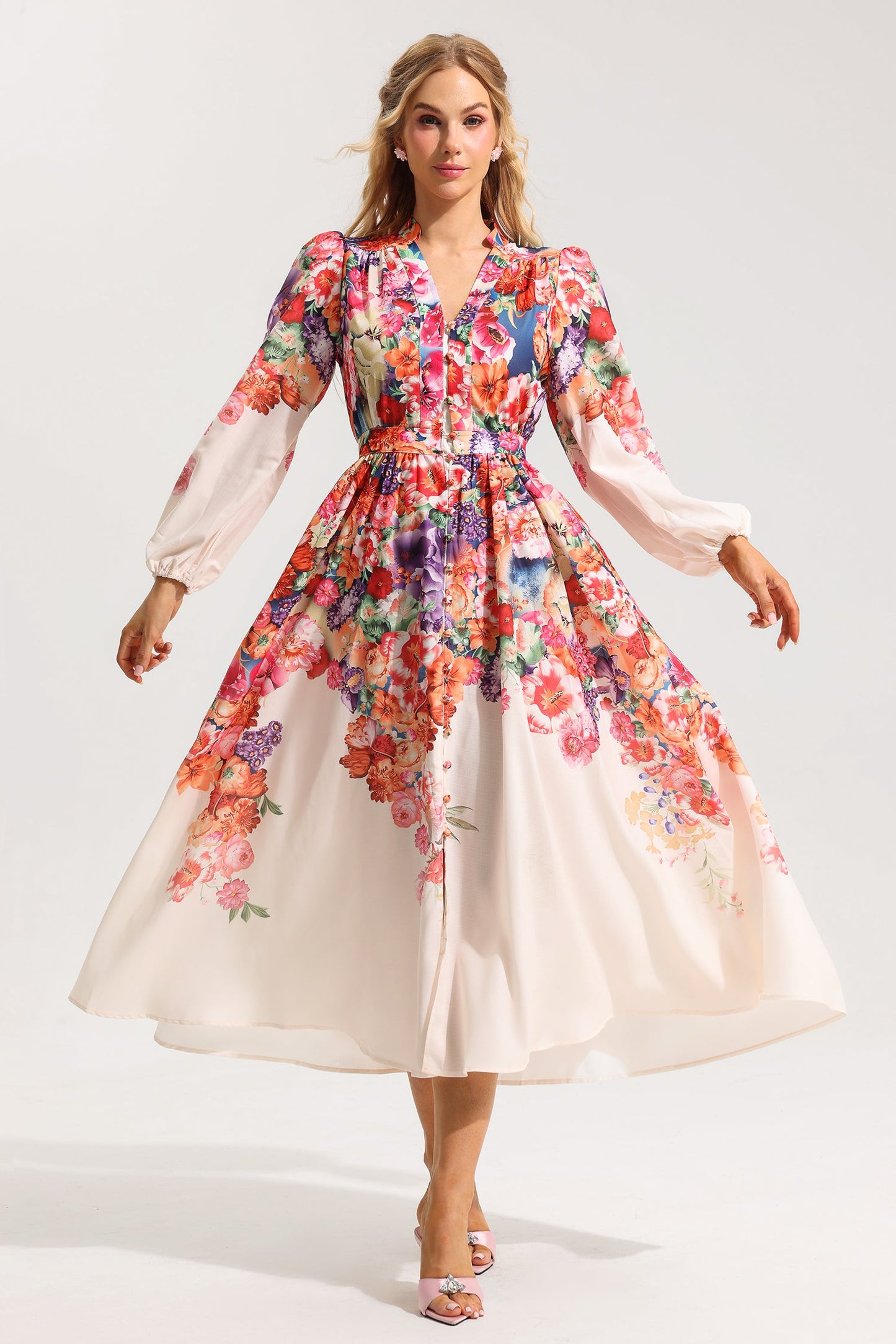 Effortlessly Elegant Dress with a Timeless Design