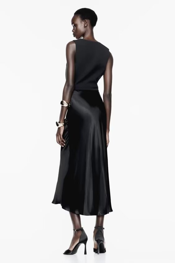 Sophisticated Dress with a Clean Classic Look