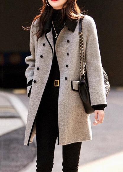 Well Tailored Coat with a Graceful Silhouette