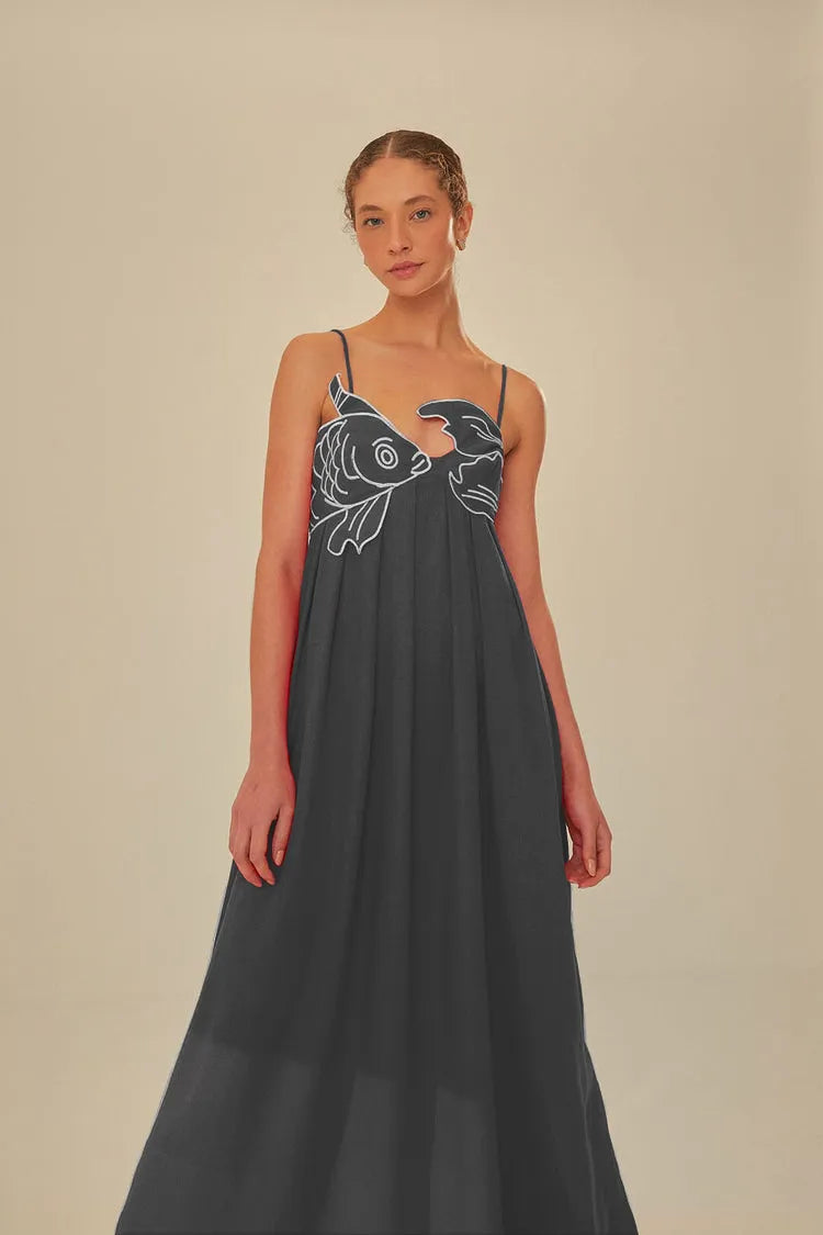 Beautifully Finished Dress in a Timeless Design