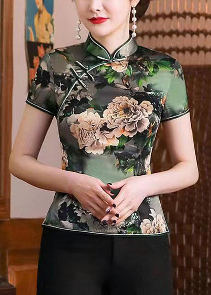 Sophisticated Top with a Clean Classic Look