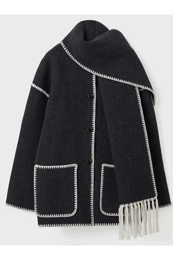 Effortlessly Elegant Coat with a Timeless Design