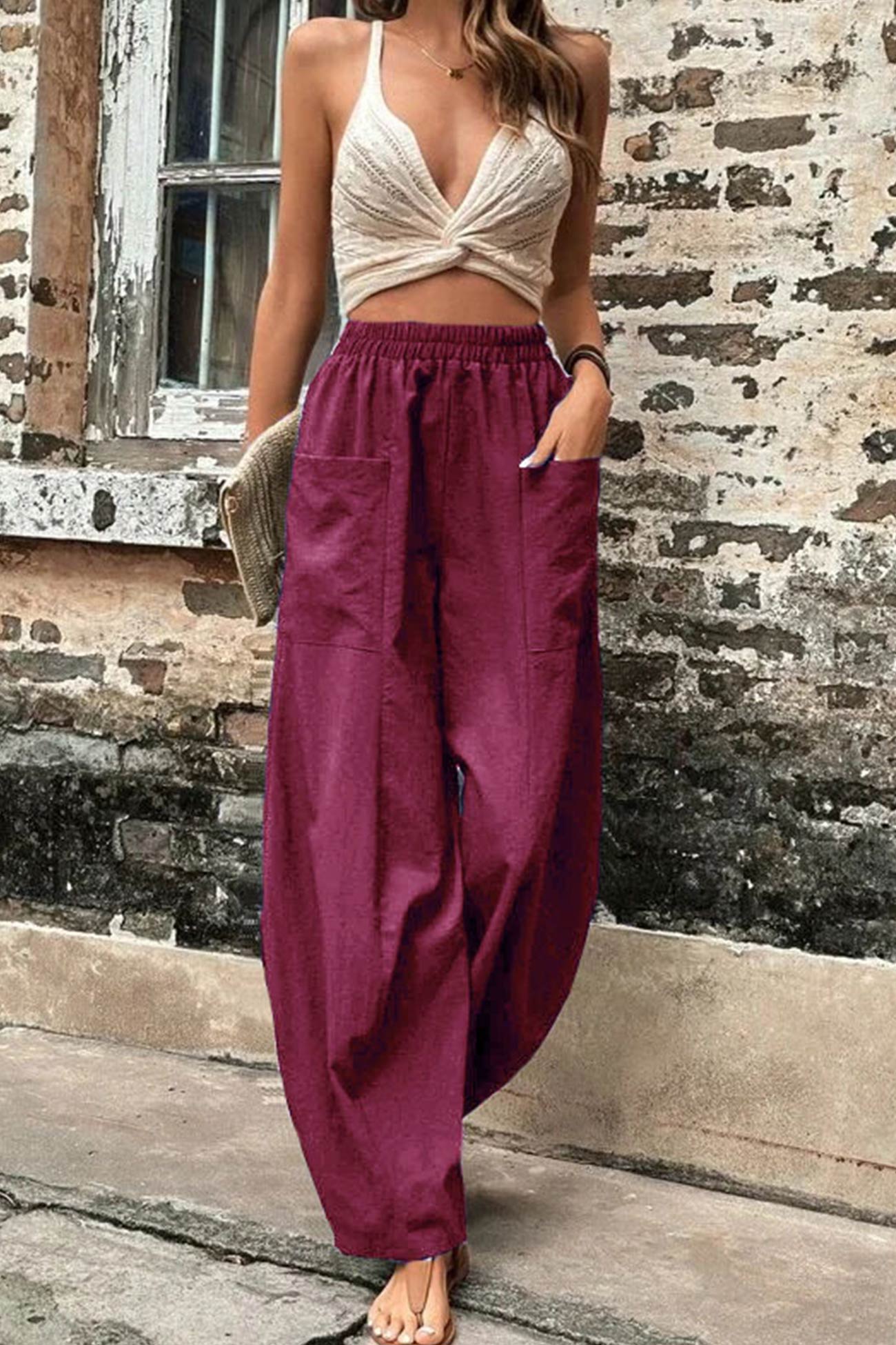 Effortlessly Elegant Pants with a Timeless Design