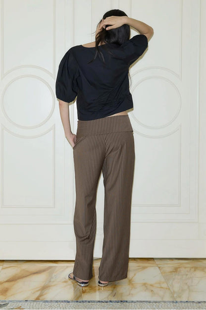 Classic Vintage Pants with a Flattering Fit
