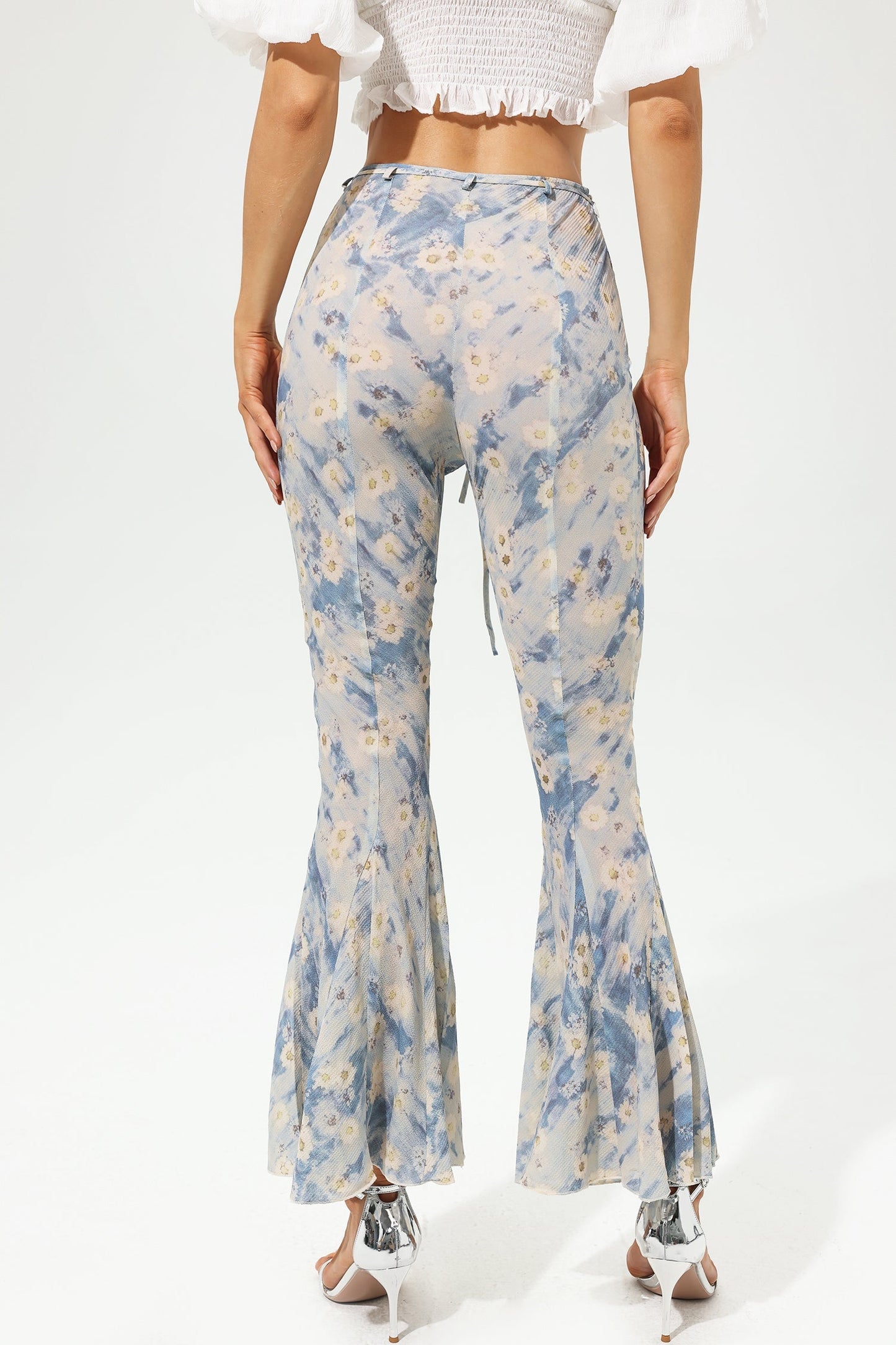 Elegantly Styled Pants for Everyday Wear