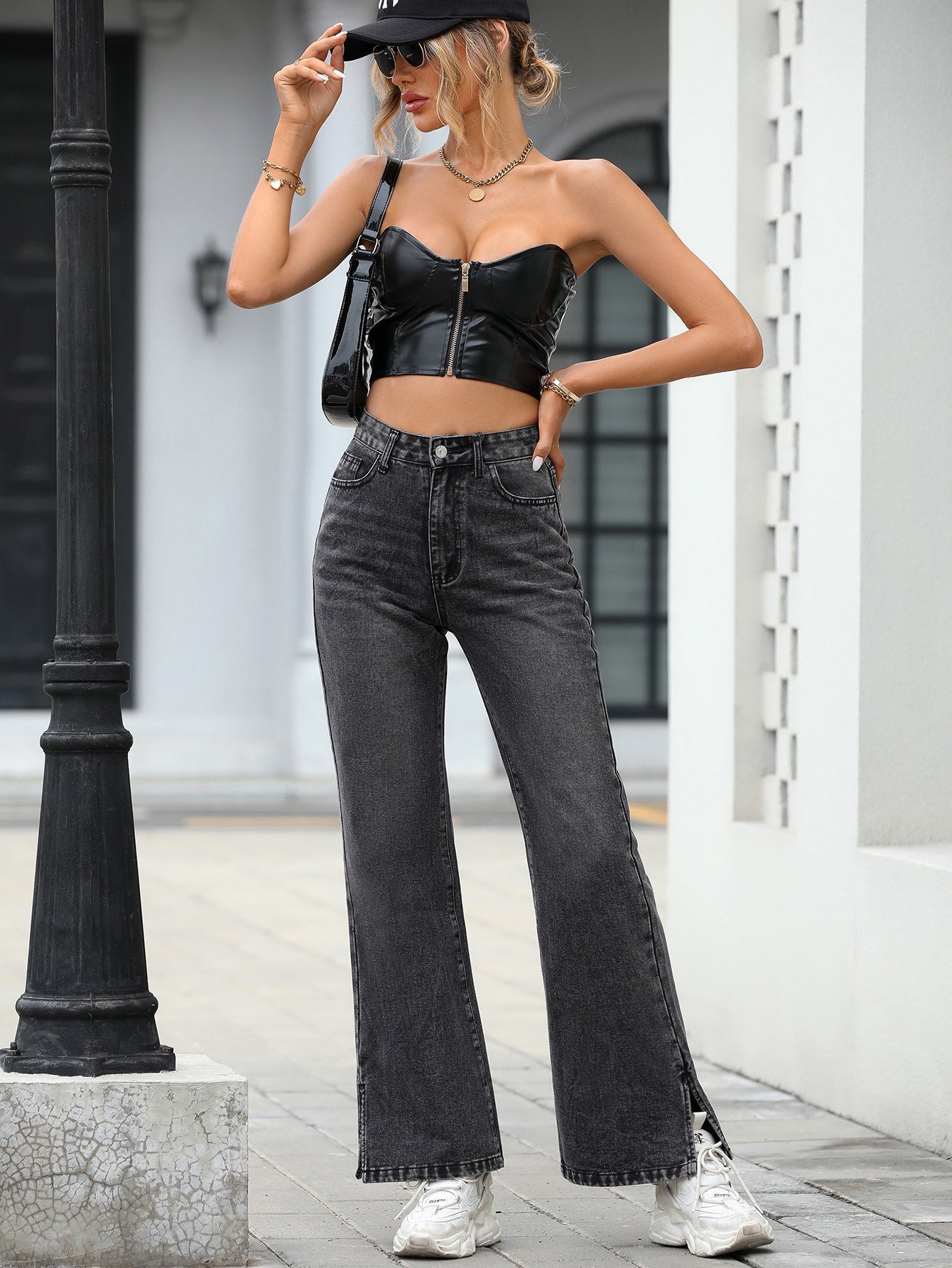 Effortlessly Elegant Garment with a Timeless Design