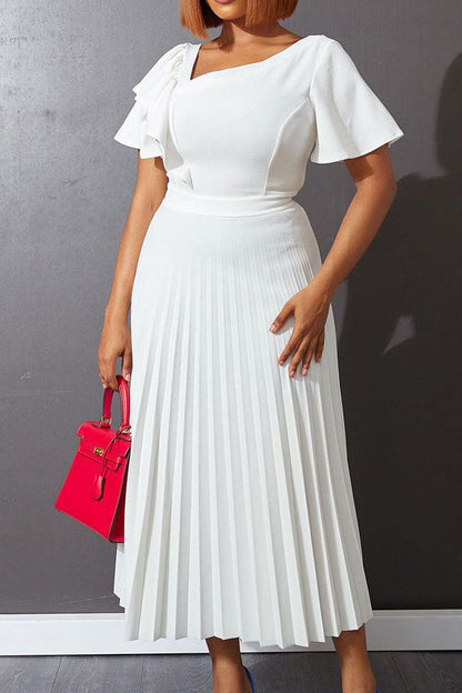 Well Tailored Dress with a Graceful Silhouette