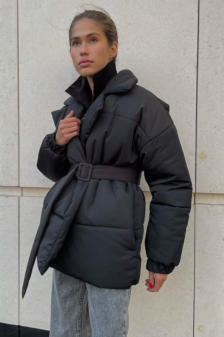 Well Tailored Coat with a Graceful Silhouette