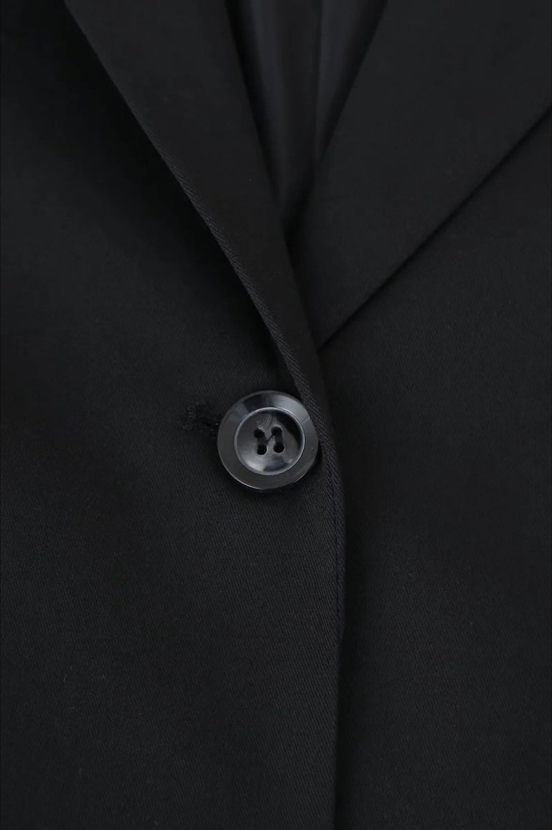 Beautifully Finished Garment in a Timeless Design