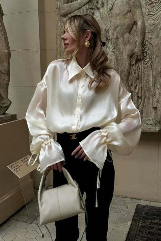 Well Tailored Blouse with a Graceful Silhouette