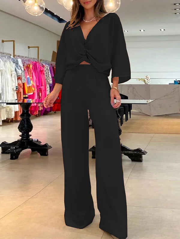 Effortlessly Elegant Trousers with a Timeless Design