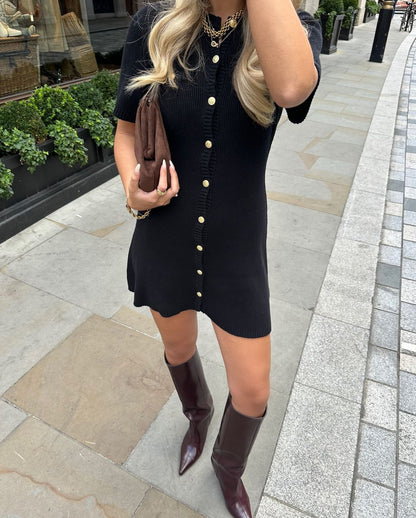 Sophisticated Dress with a Clean Classic Look