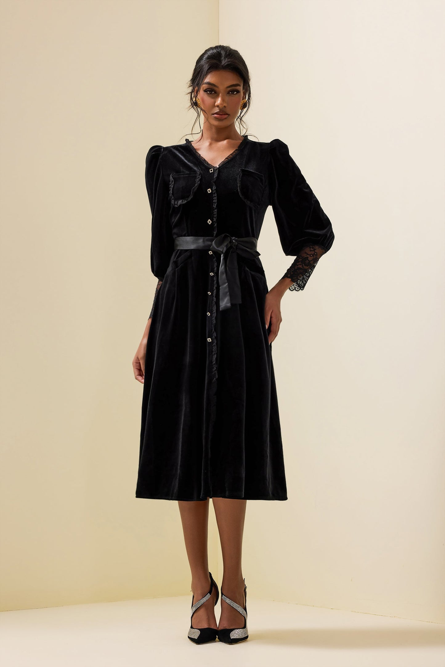 Classic Vintage Dress with a Flattering Fit