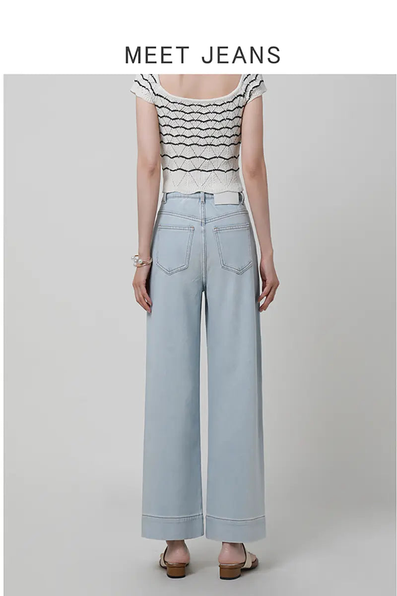 Sophisticated Garment with a Clean Classic Look
