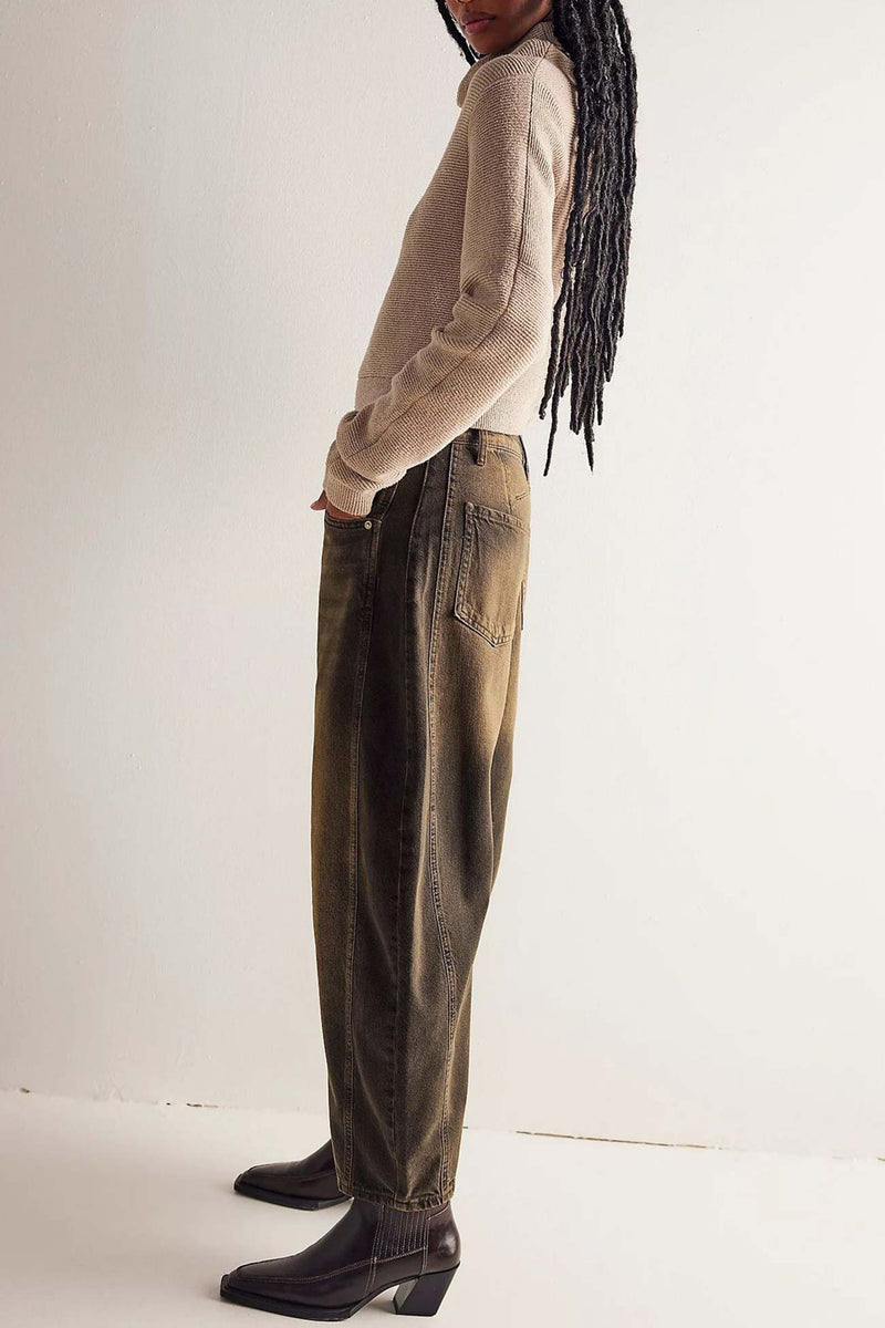 Well Tailored Bag with a Graceful Silhouette