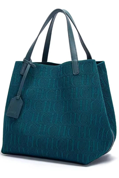 Sophisticated Bag with a Clean Classic Look