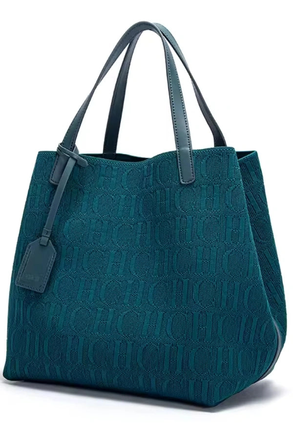 Sophisticated Bag with a Clean Classic Look