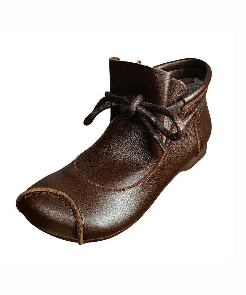 Well Tailored Boots with a Graceful Silhouette