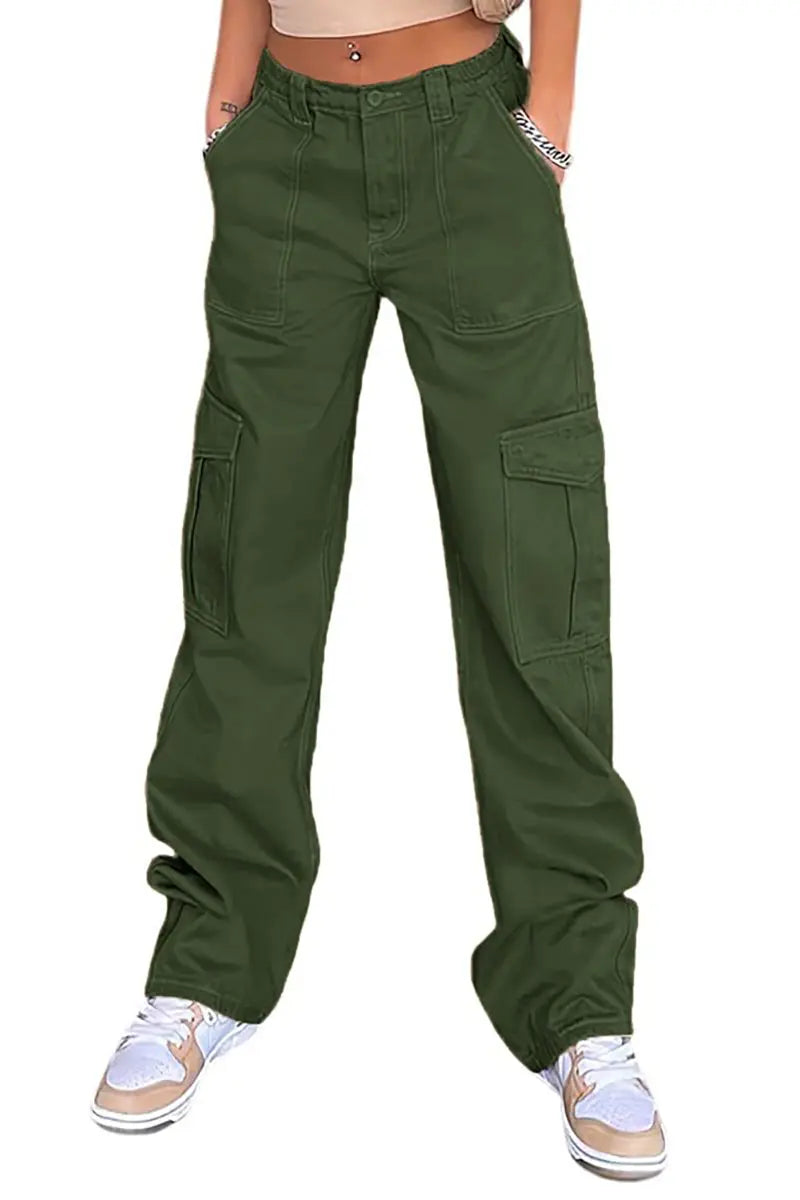 Effortlessly Elegant Pants with a Timeless Design