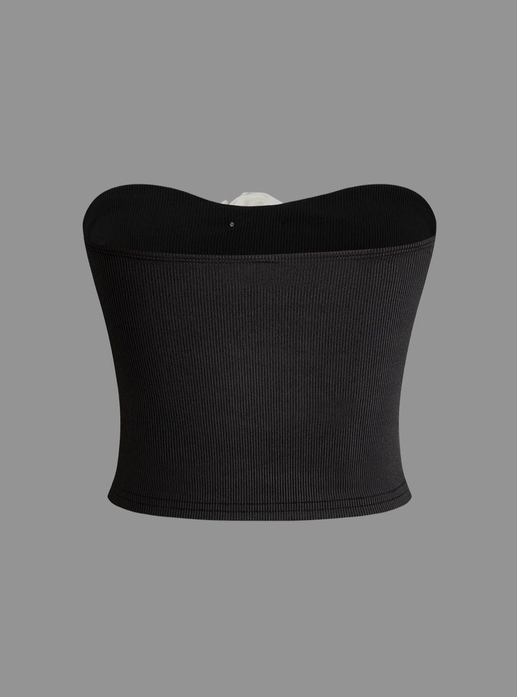 Well Tailored Top with a Graceful Silhouette
