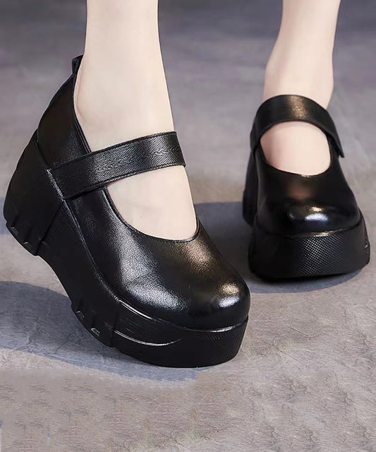 A Vintage Style Heels with Delicate Timeless Details