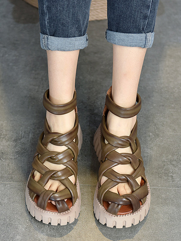 Effortlessly Elegant Sandals with a Timeless Design