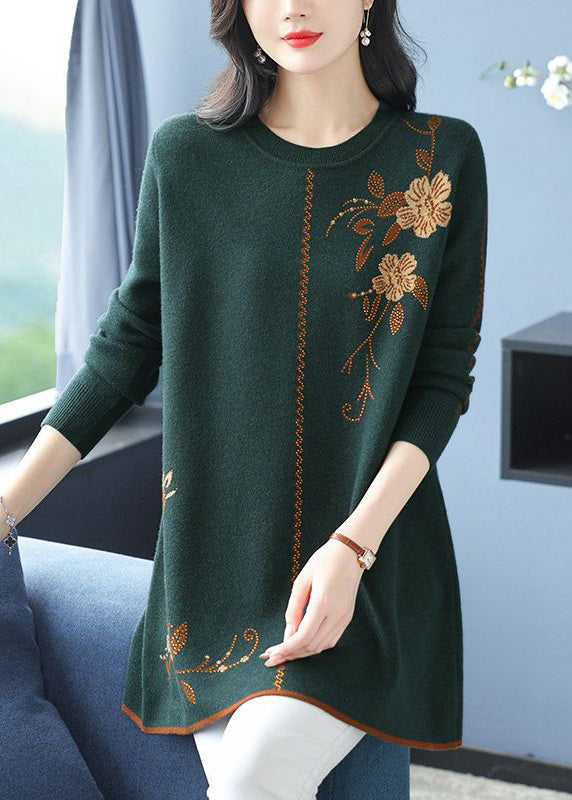 Classic Vintage Sweater with a Flattering Fit