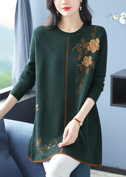 Classic Vintage Sweater with a Flattering Fit