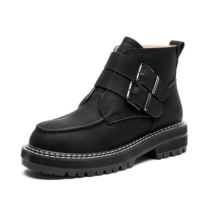 Effortlessly Elegant Boots with a Timeless Design