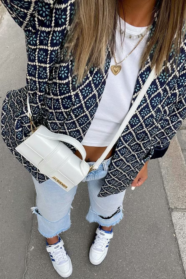 Well Tailored Jacket with a Graceful Silhouette