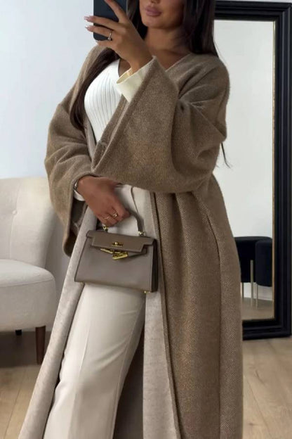 Beautifully Finished Coat in a Timeless Design