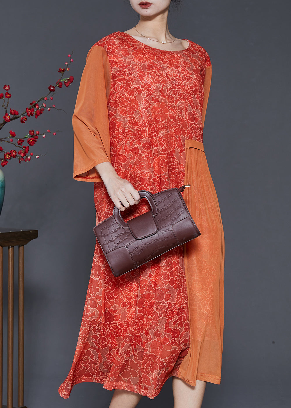 Well Tailored Dress with a Graceful Silhouette
