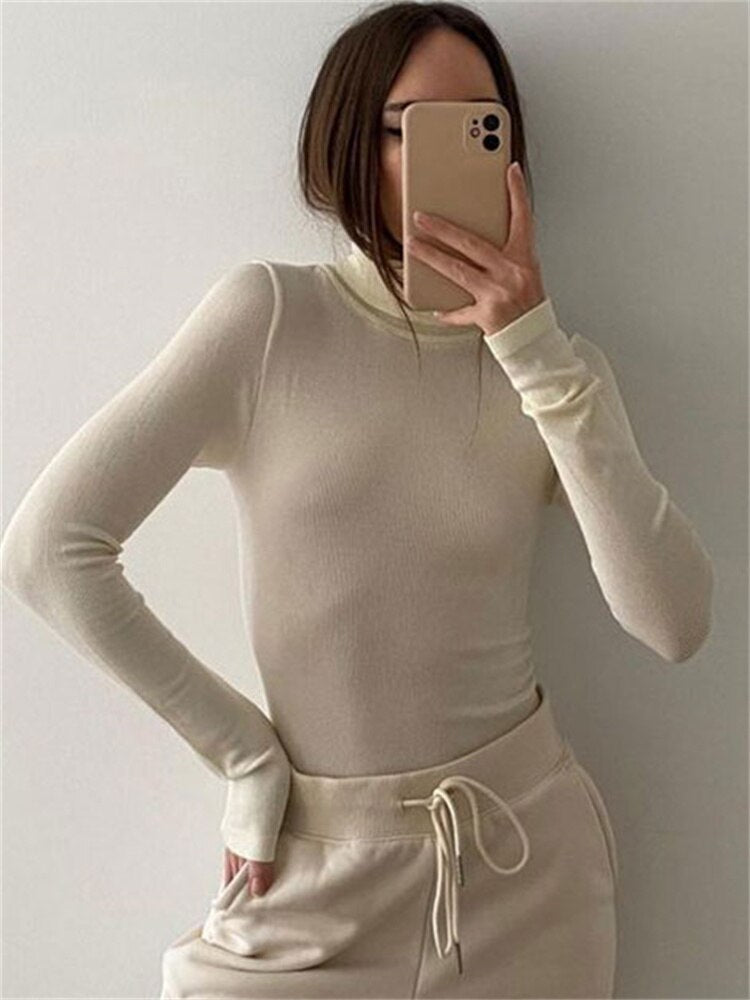 Effortlessly Elegant Pullover with a Timeless Design