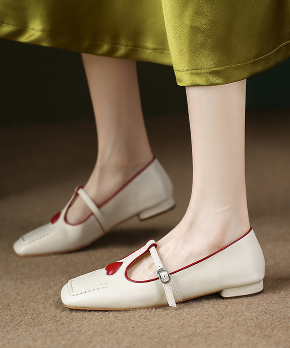 Effortlessly Elegant Shoes with a Timeless Design