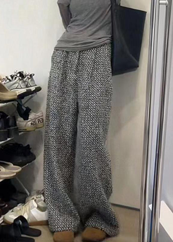 Well Tailored Pants with a Graceful Silhouette