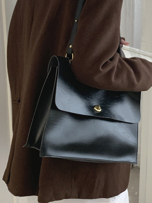 A Vintage Style Bag with Delicate Timeless Details