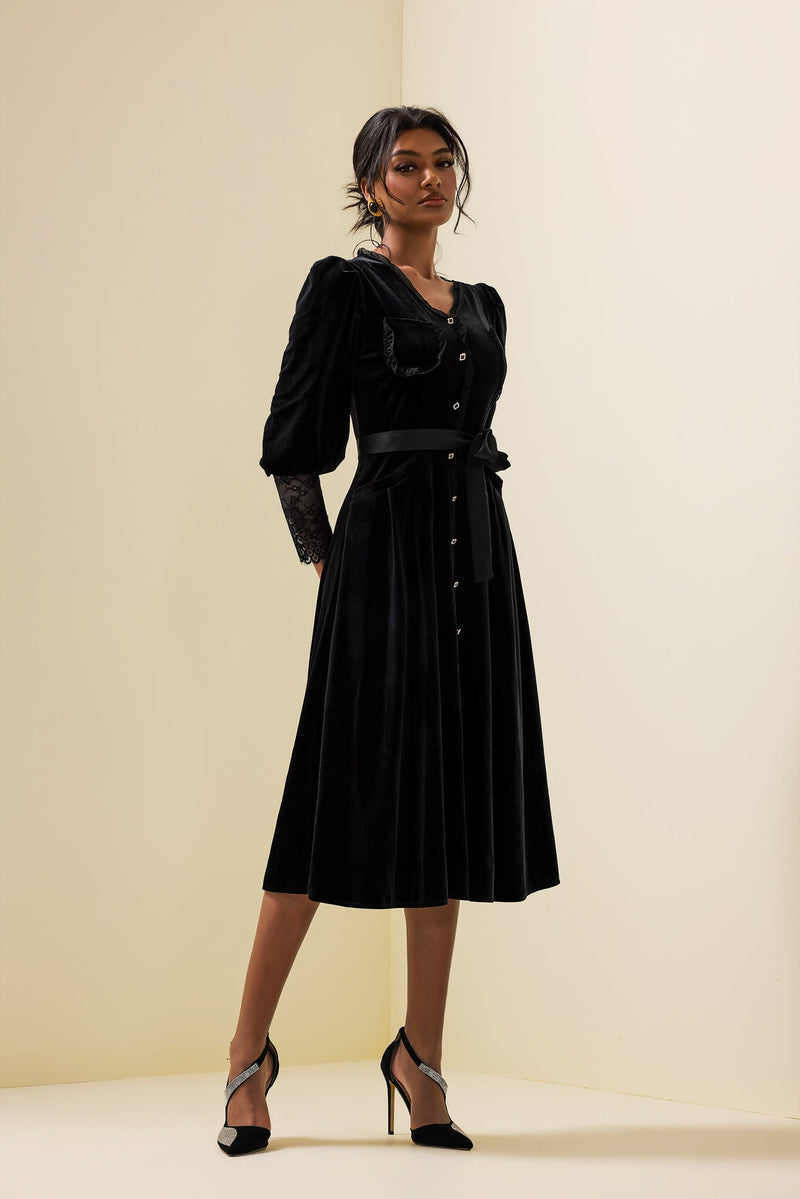 Classic Vintage Dress with a Flattering Fit