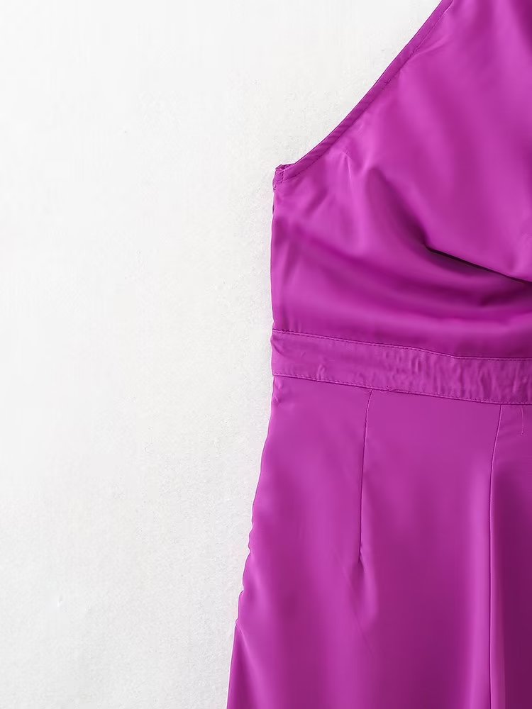 Effortlessly Elegant Trousers with a Timeless Design