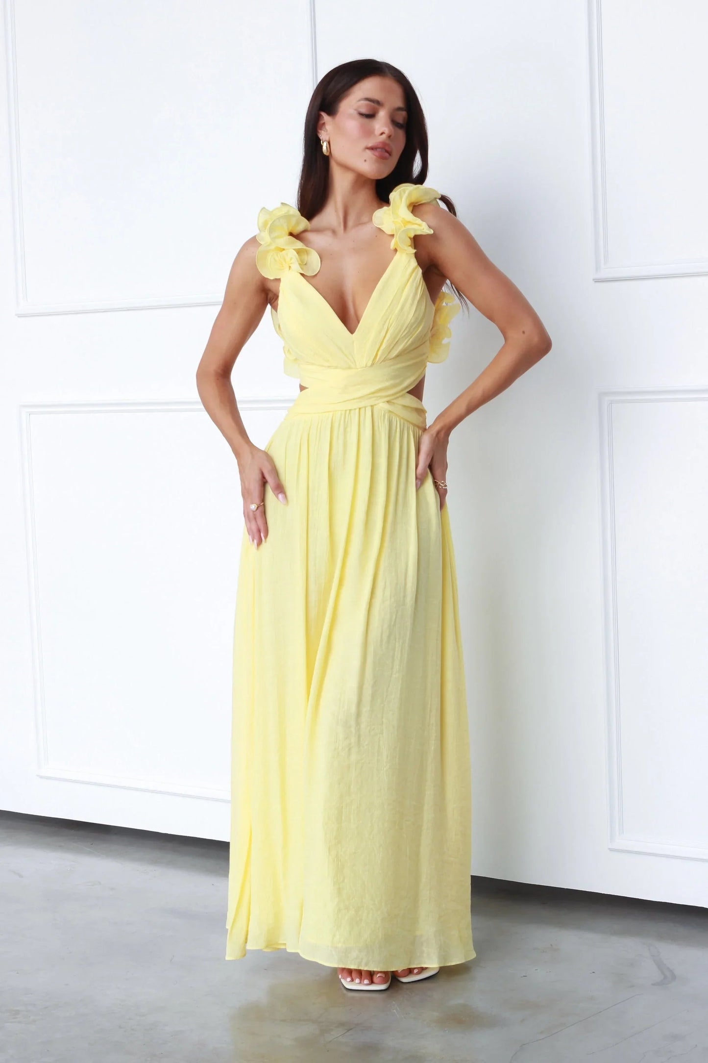 Well Tailored Dress with a Graceful Silhouette