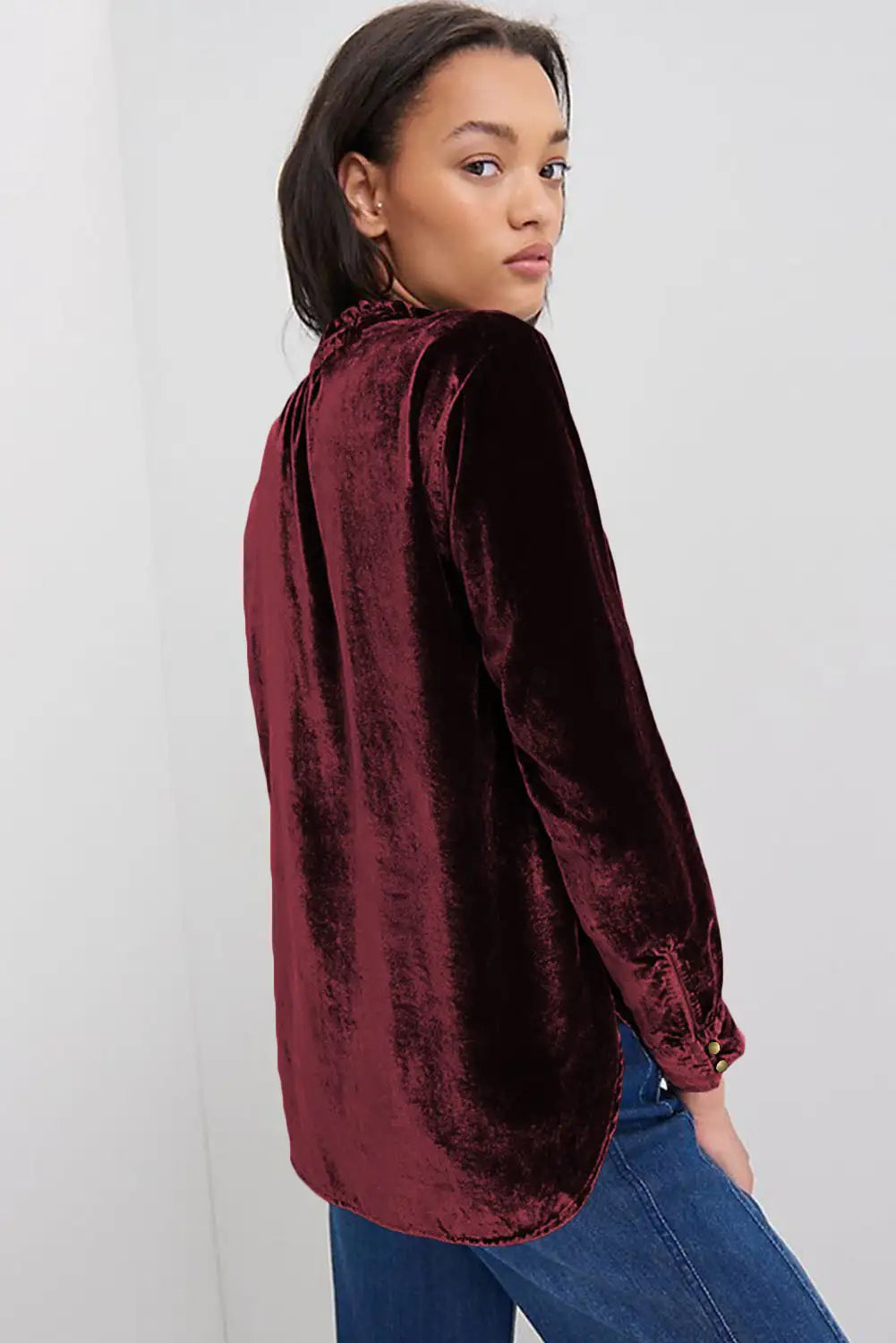 Effortlessly Elegant Top with a Timeless Design