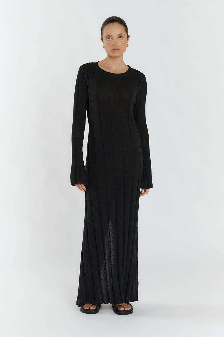 Beautifully Finished Sweater in a Timeless Design