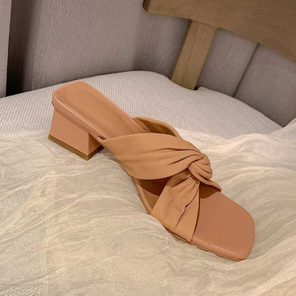 Effortlessly Elegant Garment with a Timeless Design