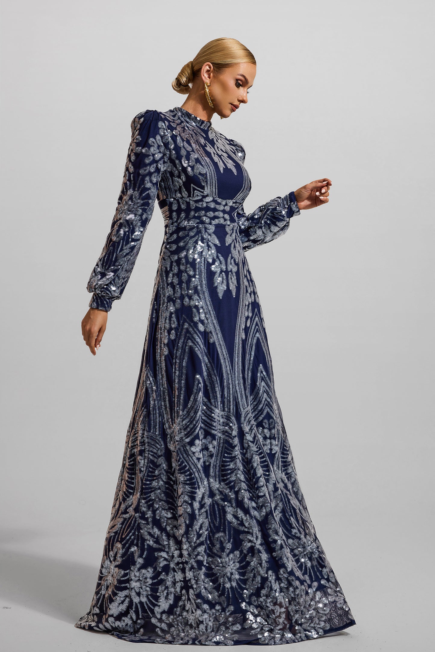 Classic Vintage Dress with a Flattering Fit