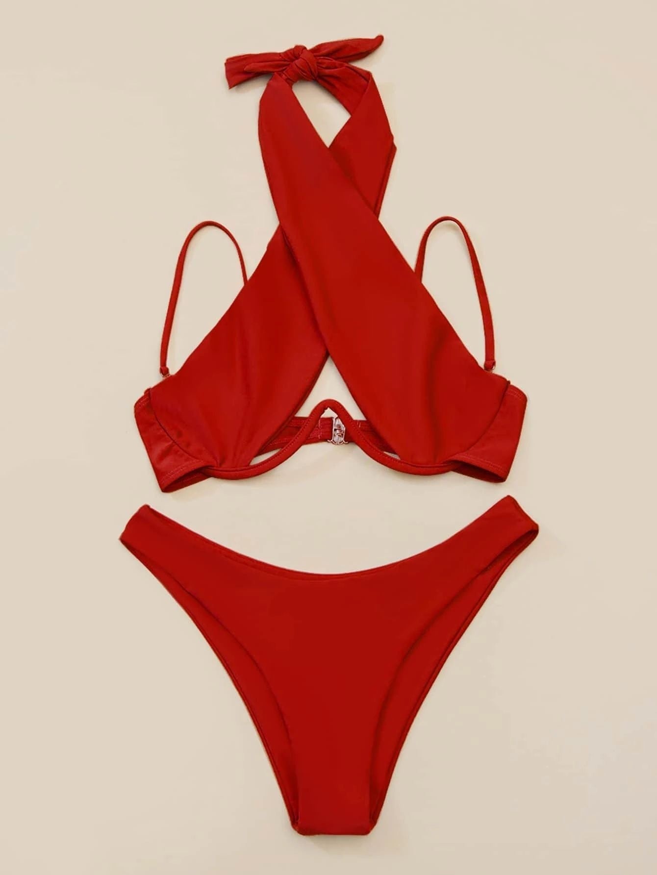 Well Tailored Bikini with a Graceful Silhouette