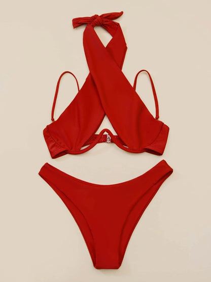 Well Tailored Bikini with a Graceful Silhouette