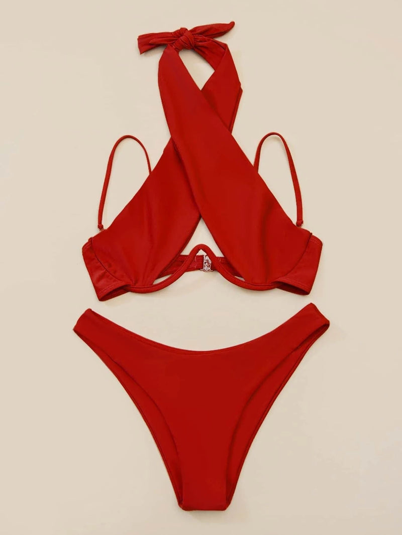 Well Tailored Bikini with a Graceful Silhouette