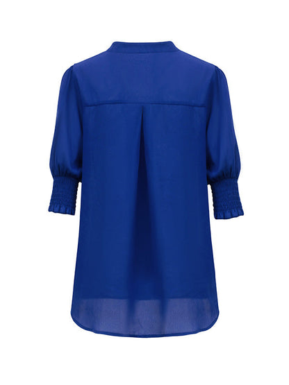 Effortlessly Elegant T-Shirt with a Timeless Design