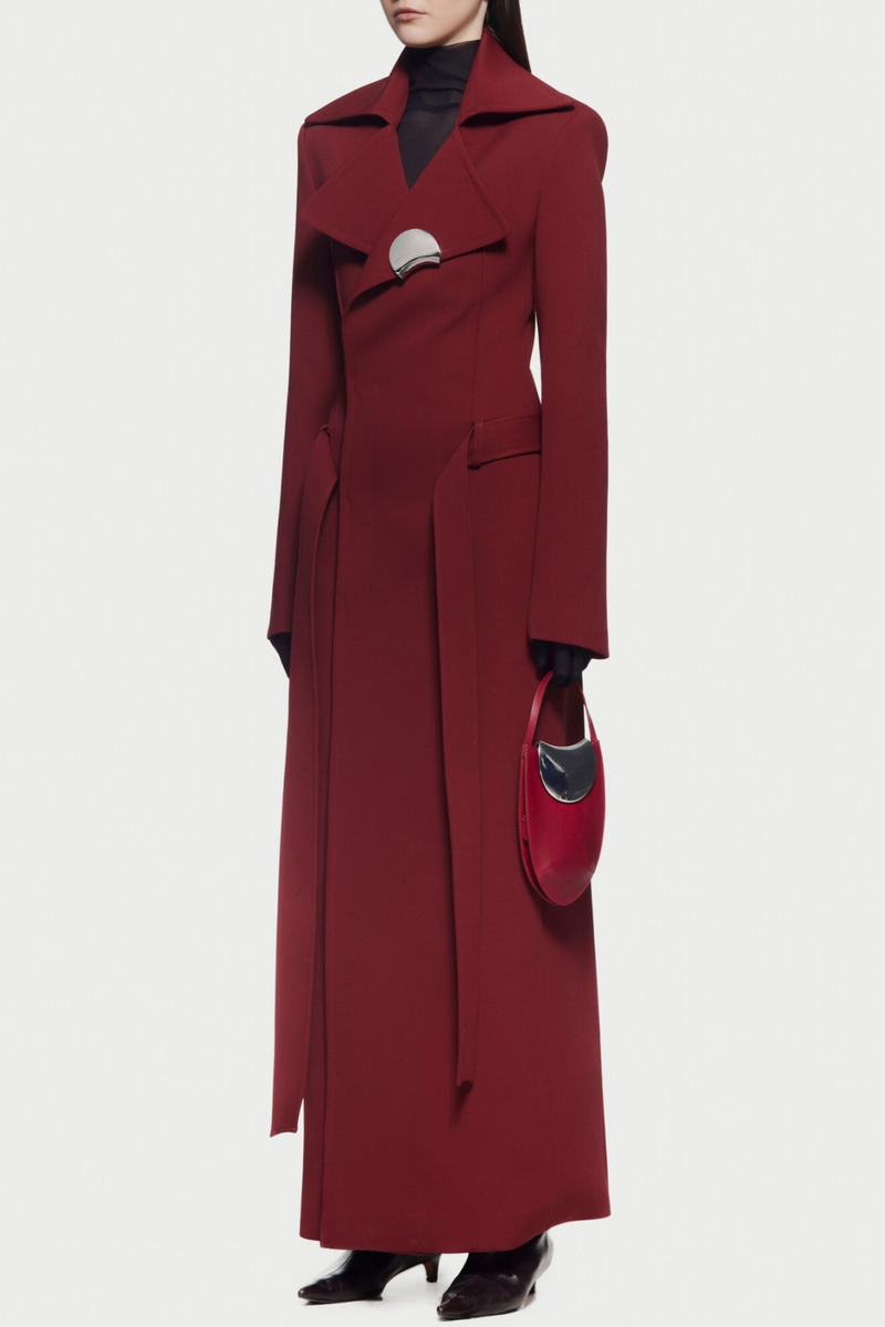 Well Tailored Coat with a Graceful Silhouette